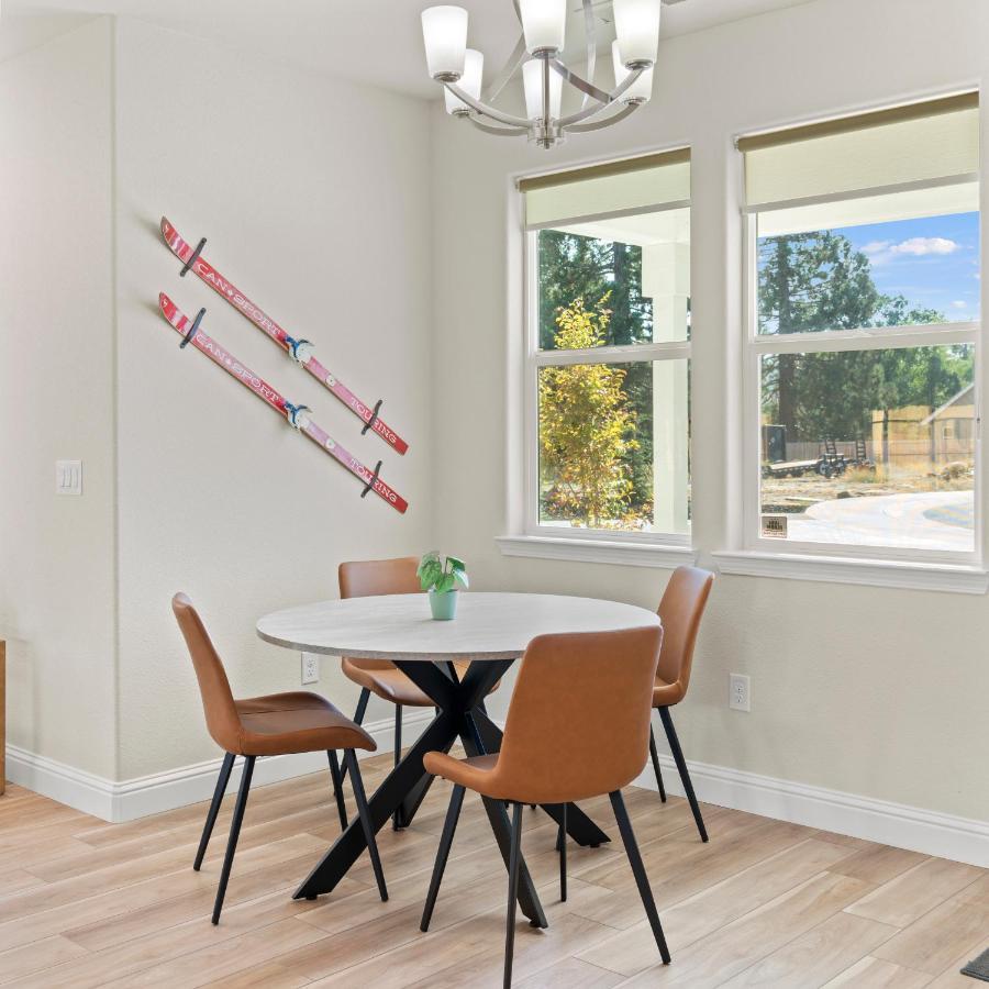 Newly Built Murphys Modern Retreat Exterior photo